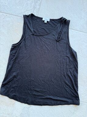 Evereve Black Classic Scoop Tank Top